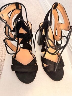 Black Lace-Up Block Heel Sandals